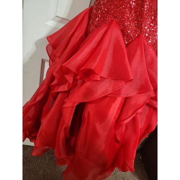 Clarisse Strapless Mermaid Sequin Bottom Ruffled Dress Red. Size 4 - Picture 3 of 7